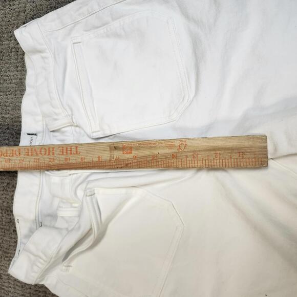 AE77 American Eagle Jeans Crop Bootcut White Women’s Size 31 Short - Picture 3 of 8